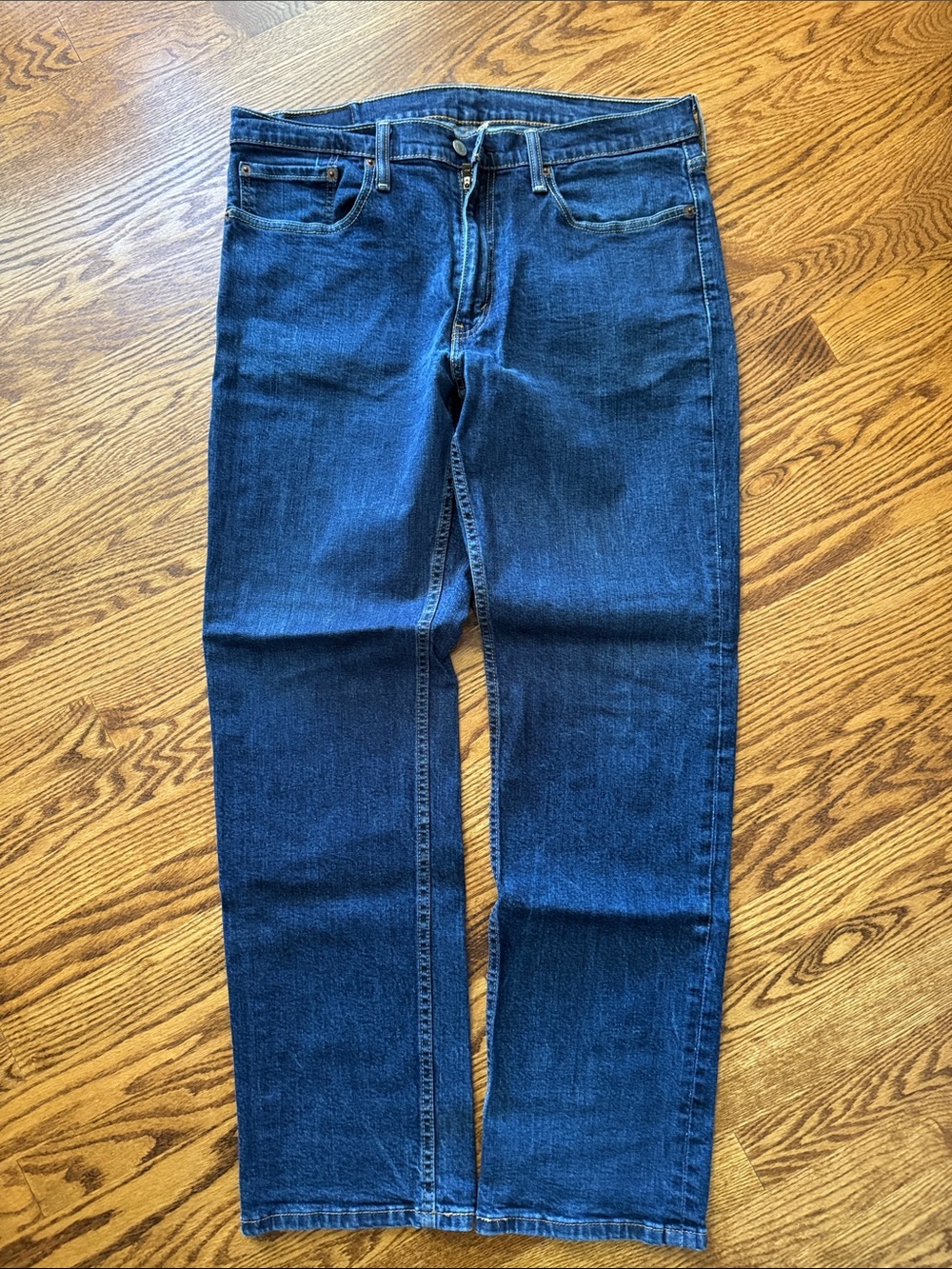 Levi's 514 Men's Blue Straight Leg Jeans, Classic Back Pocket - Picture 3 of 3